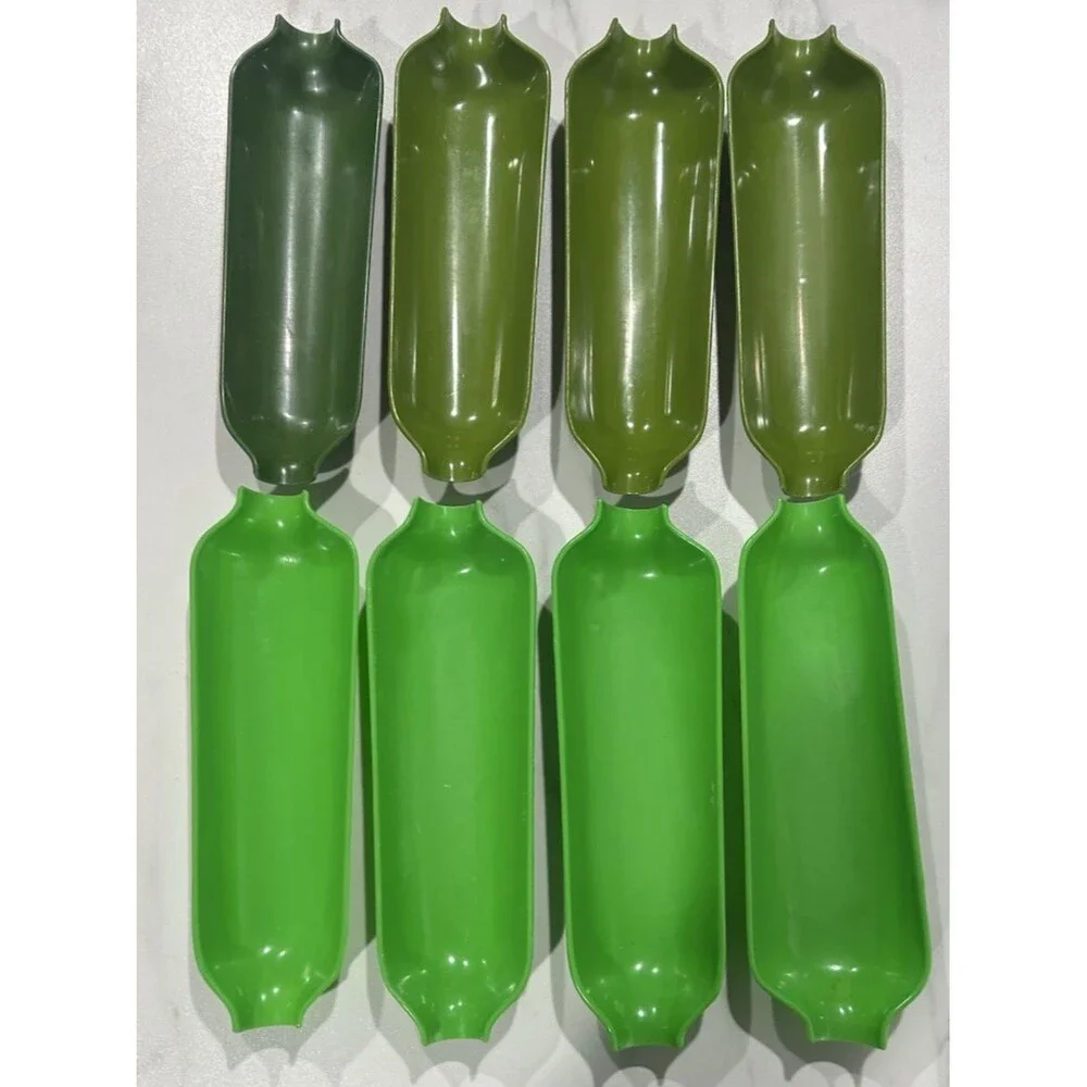 Vintage Royal Plastic Corn on the Cob Tray USA Garden Picnic Gift Set of 8 Green